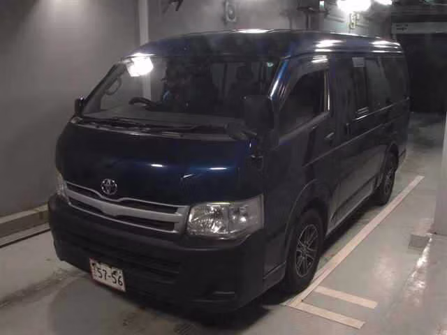 TOYOTA HIACE