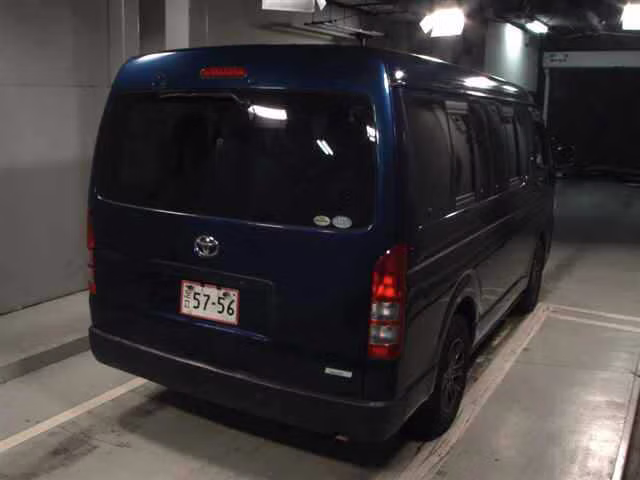TOYOTA HIACE