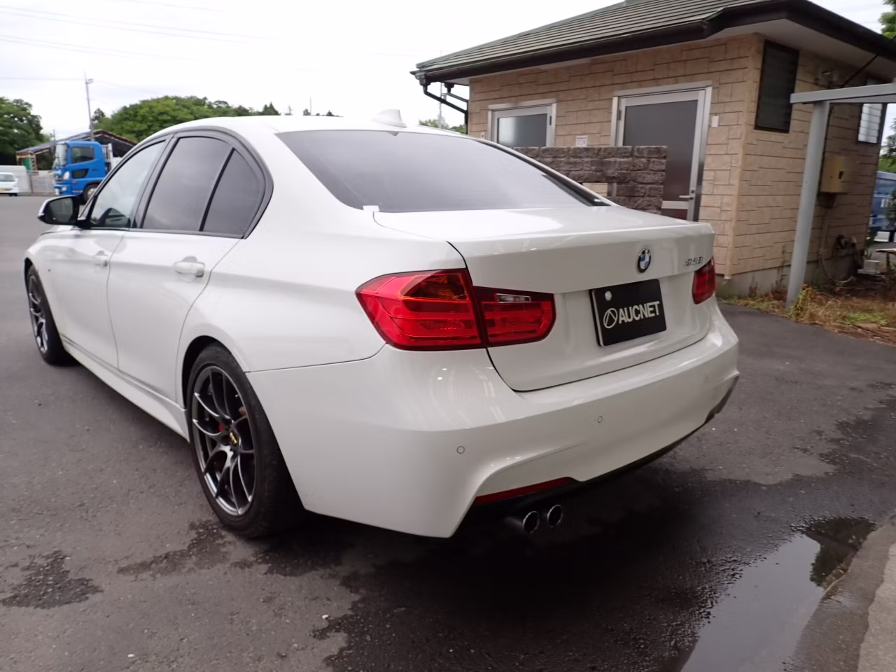 BMW 3-SERIES