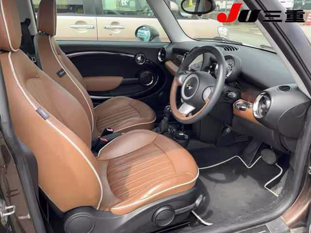 MINI HATCH