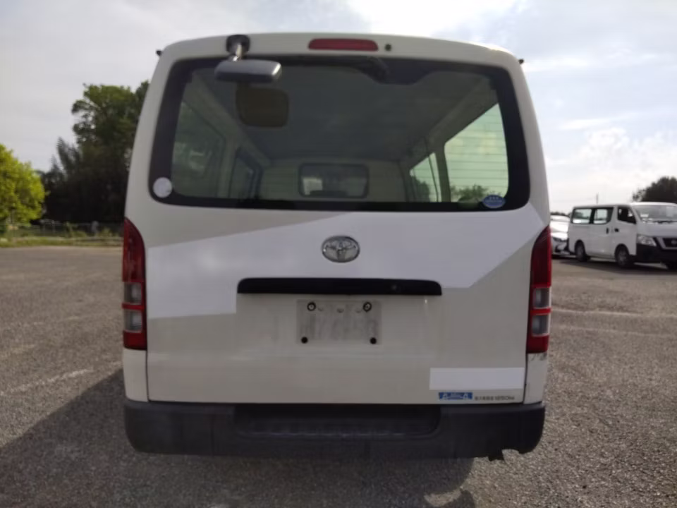 TOYOTA REGIUS ACE