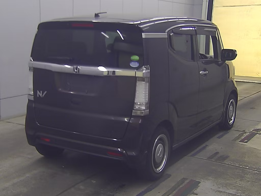 HONDA N-BOX SLASH