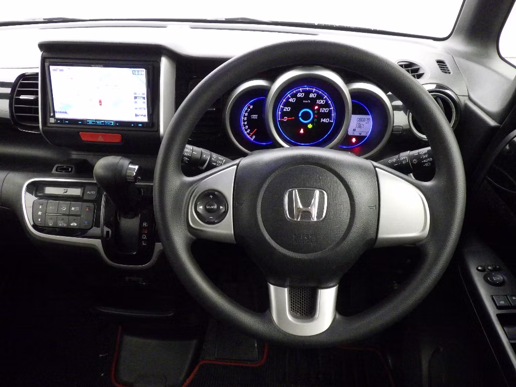 HONDA N-BOX+