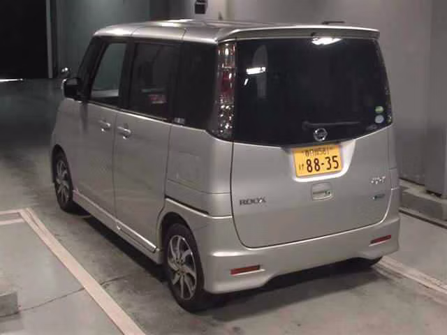 NISSAN ROOX