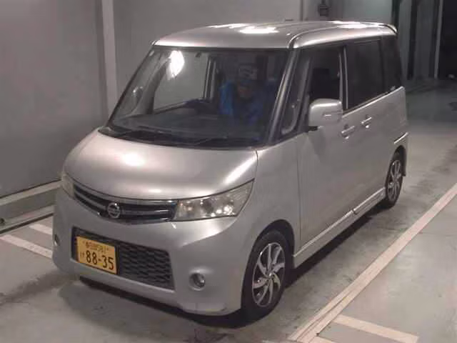 NISSAN ROOX