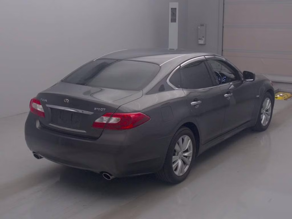 NISSAN FUGA
