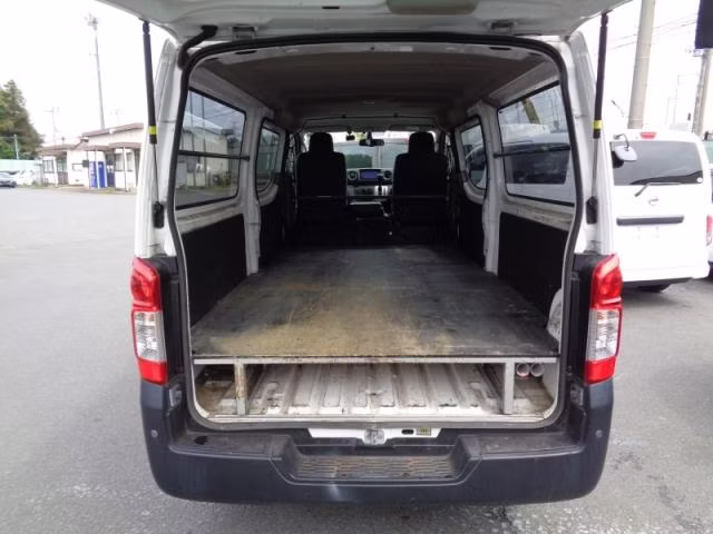 NISSAN NV350 CARAVAN
