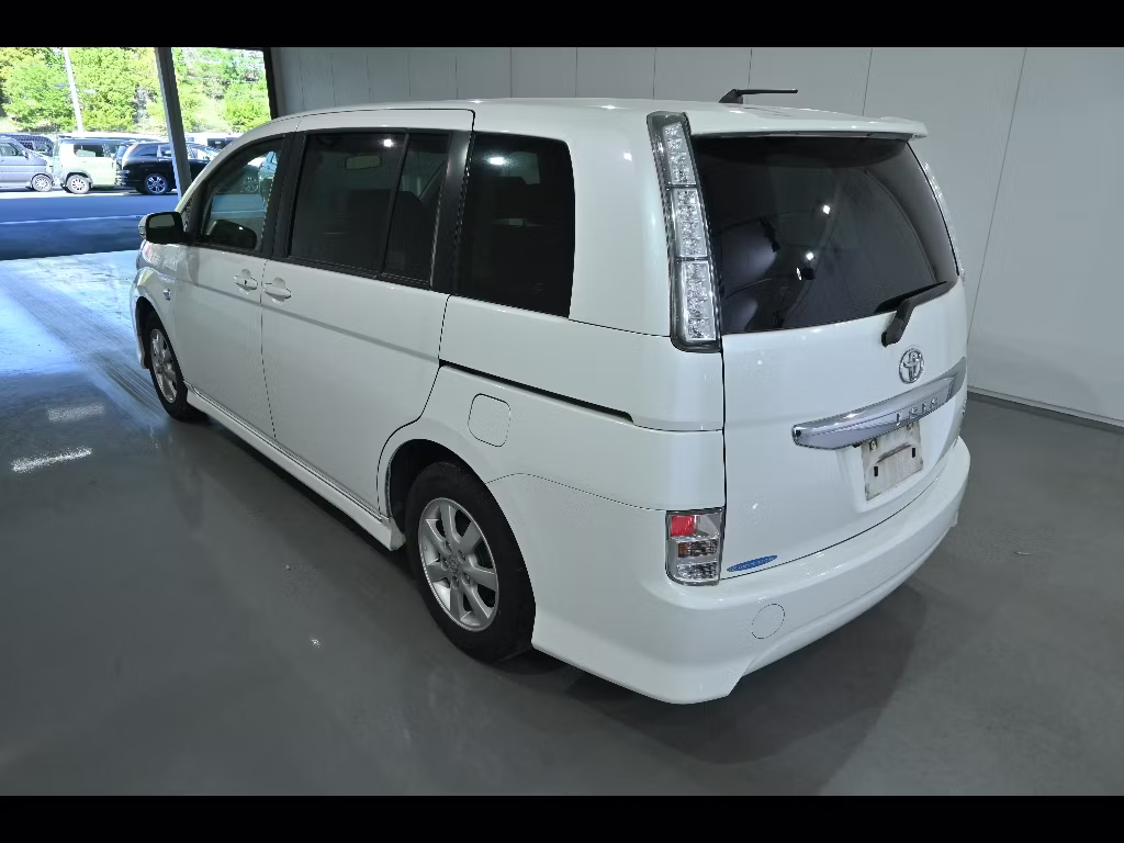 TOYOTA ISIS