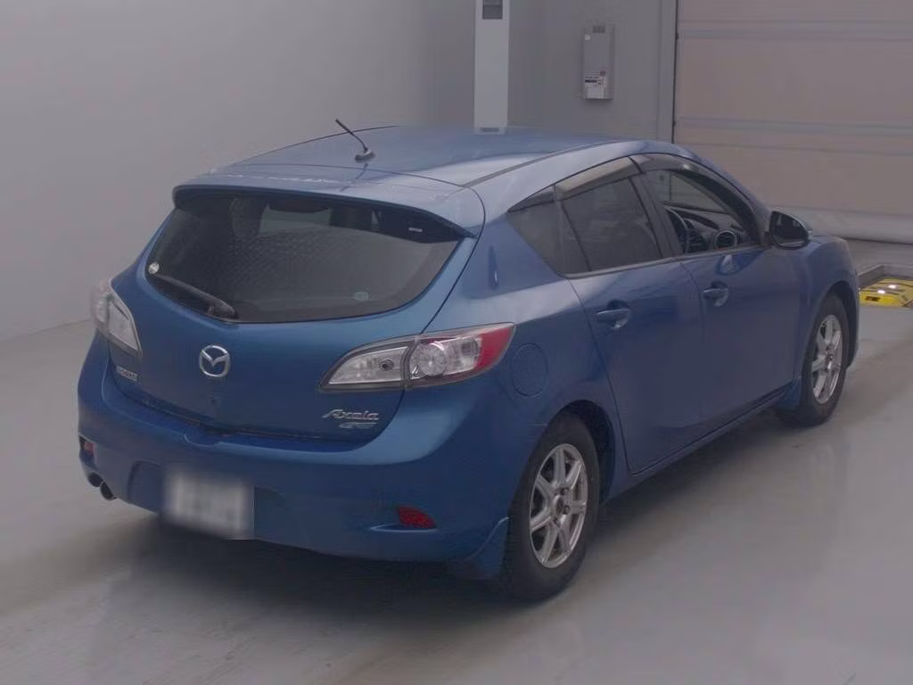 MAZDA AXELA
