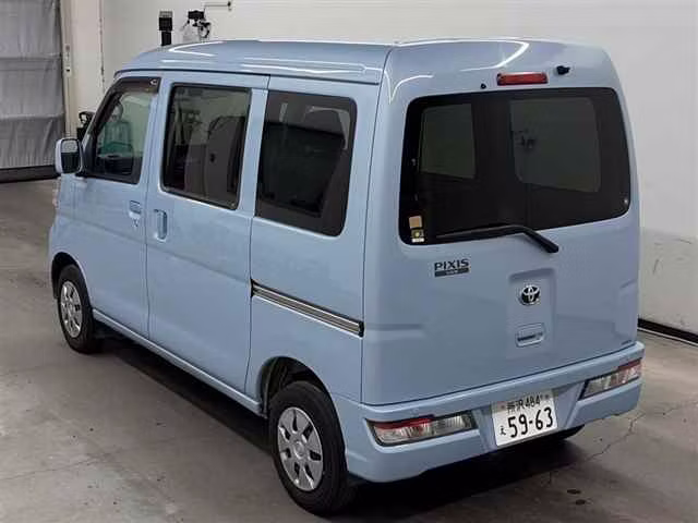 TOYOTA PIXIS VAN