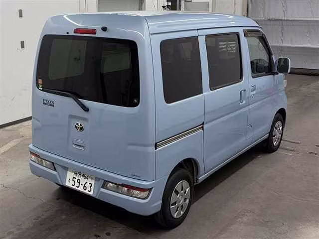 TOYOTA PIXIS VAN