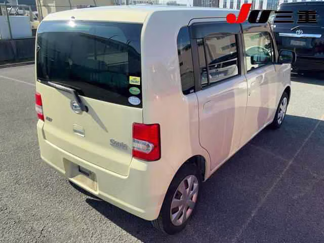 DAIHATSU MOVE CONTE