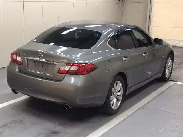 NISSAN FUGA