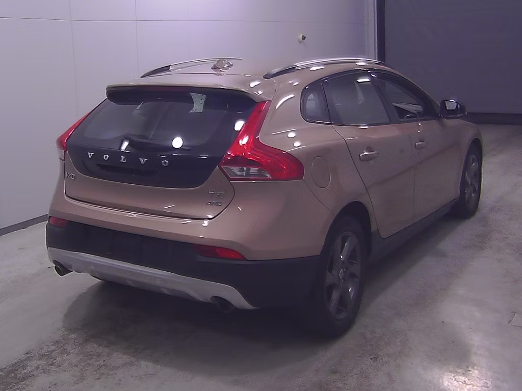 VOLVO V40