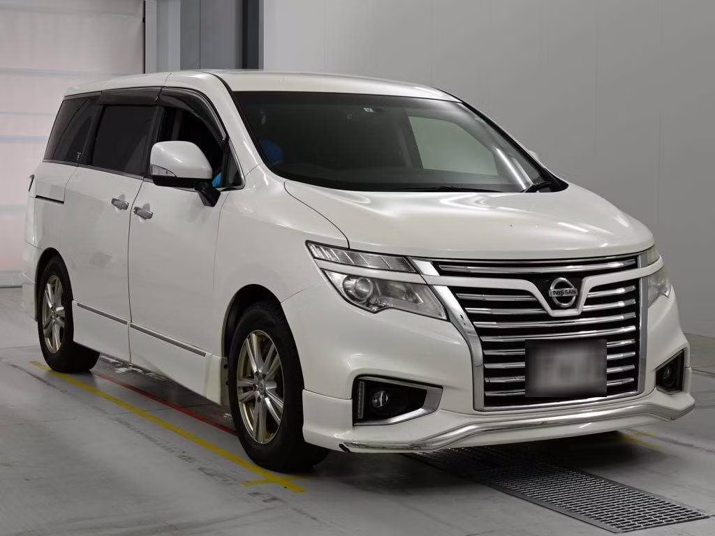 NISSAN ELGRAND