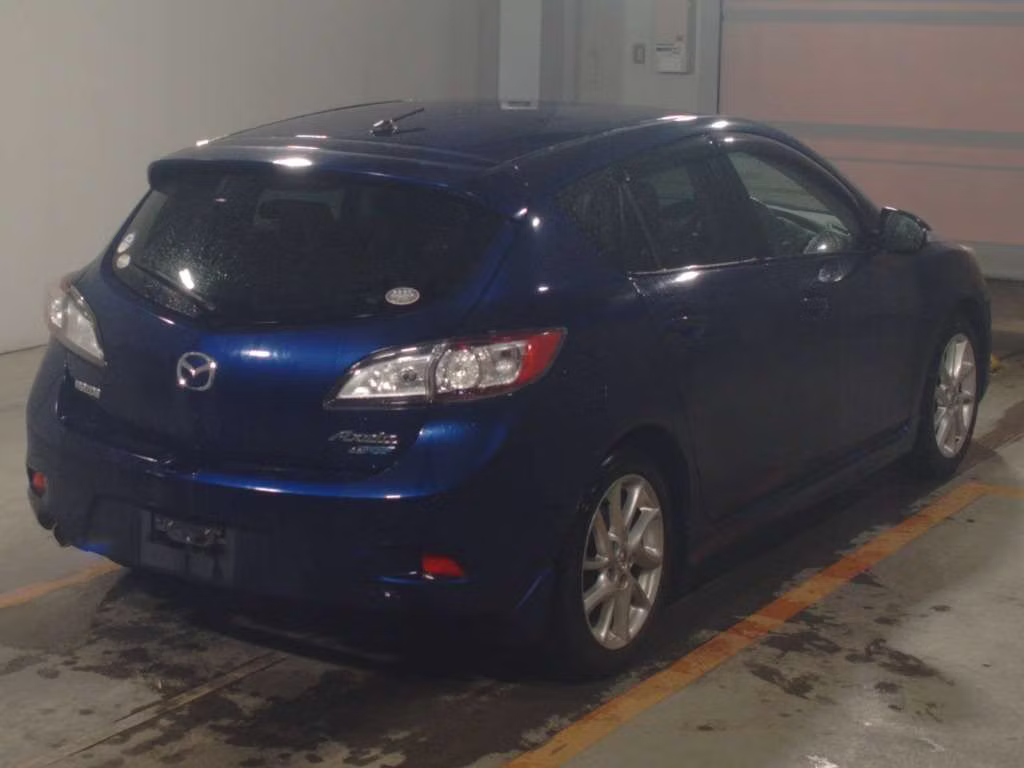 MAZDA AXELA