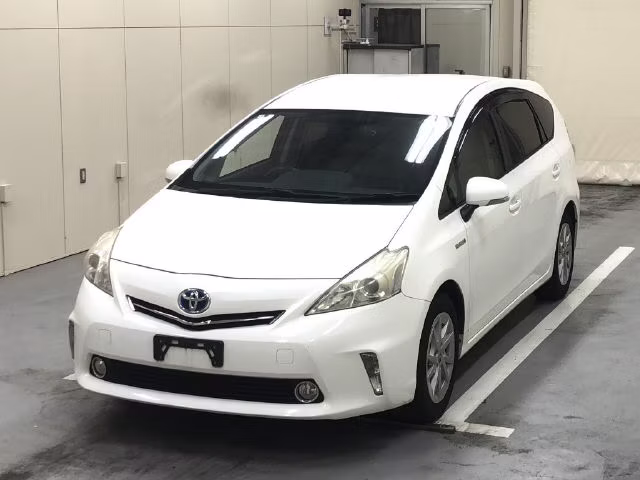 TOYOTA PRIUS ALPHA