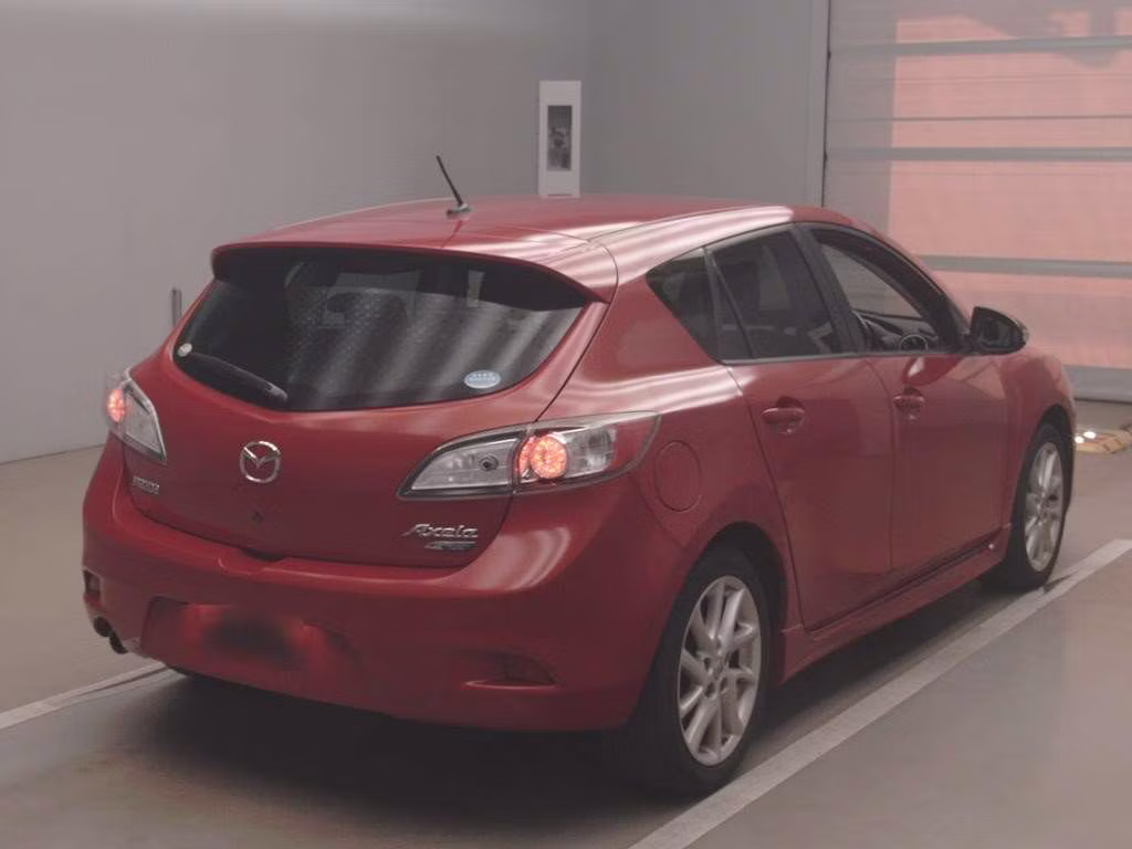 MAZDA AXELA