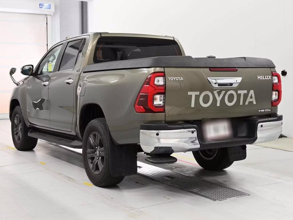 TOYOTA HILUX
