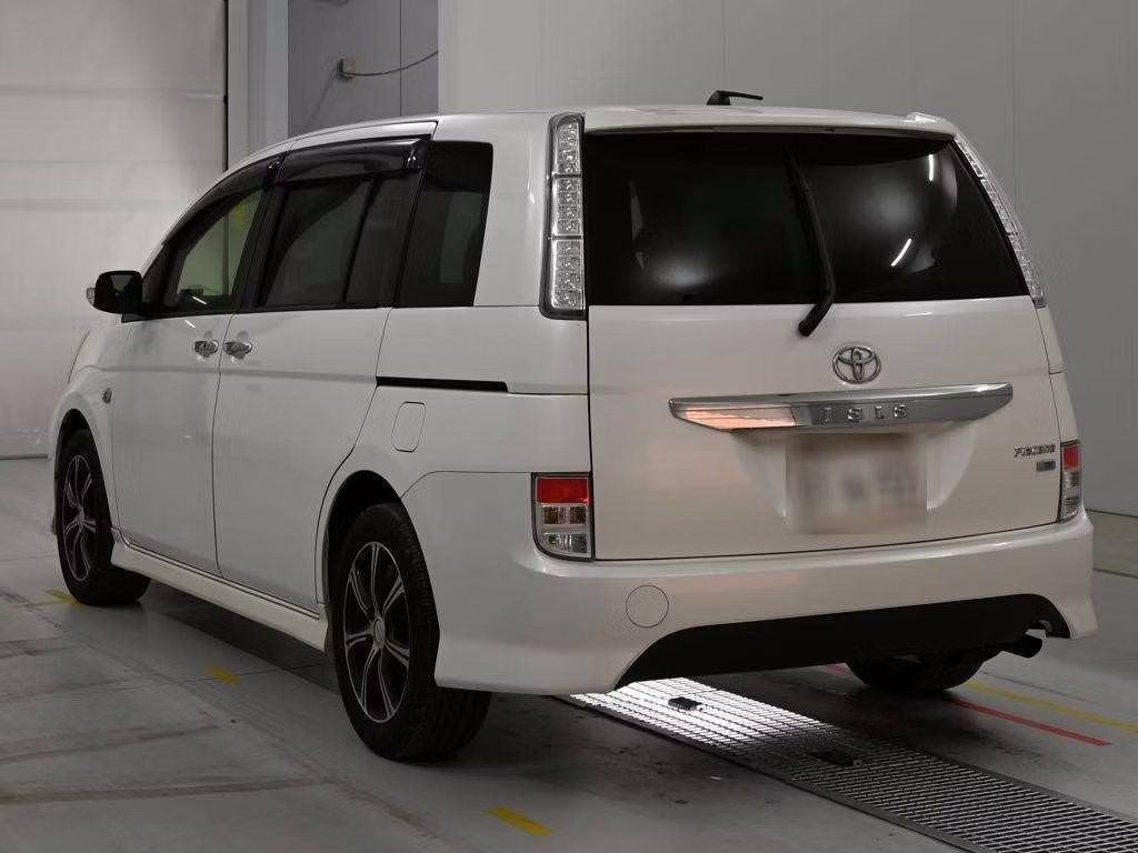 TOYOTA ISIS