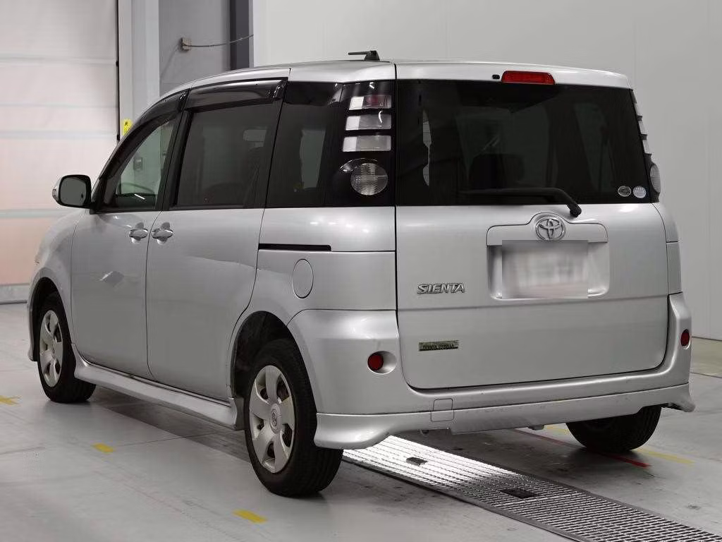 TOYOTA SIENTA