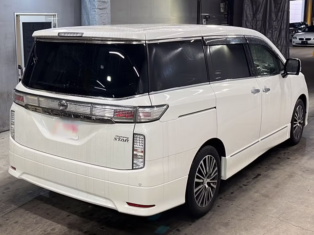NISSAN ELGRAND