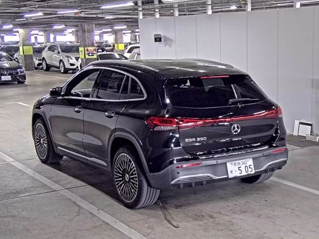 MERCEDES-BENZ EQA