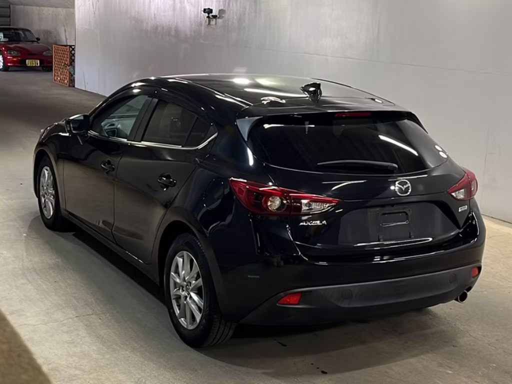 MAZDA AXELA