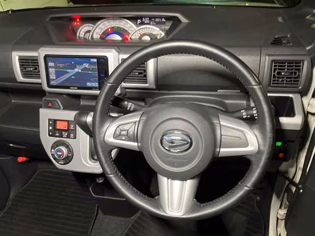 DAIHATSU WAKE