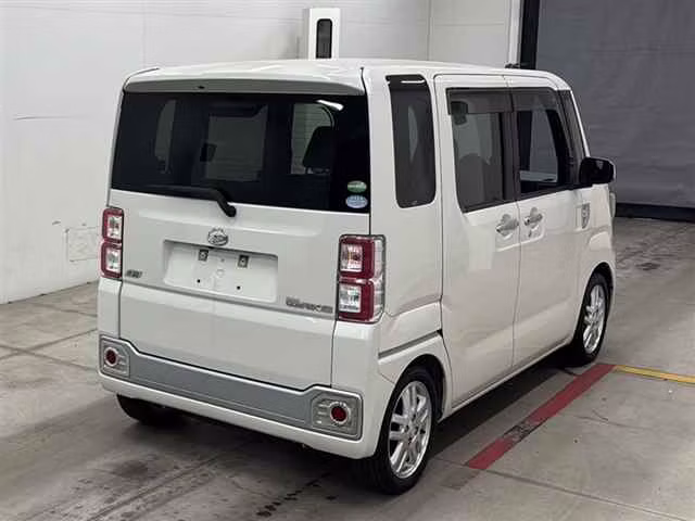 DAIHATSU WAKE