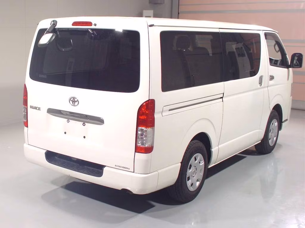 TOYOTA REGIUS ACE
