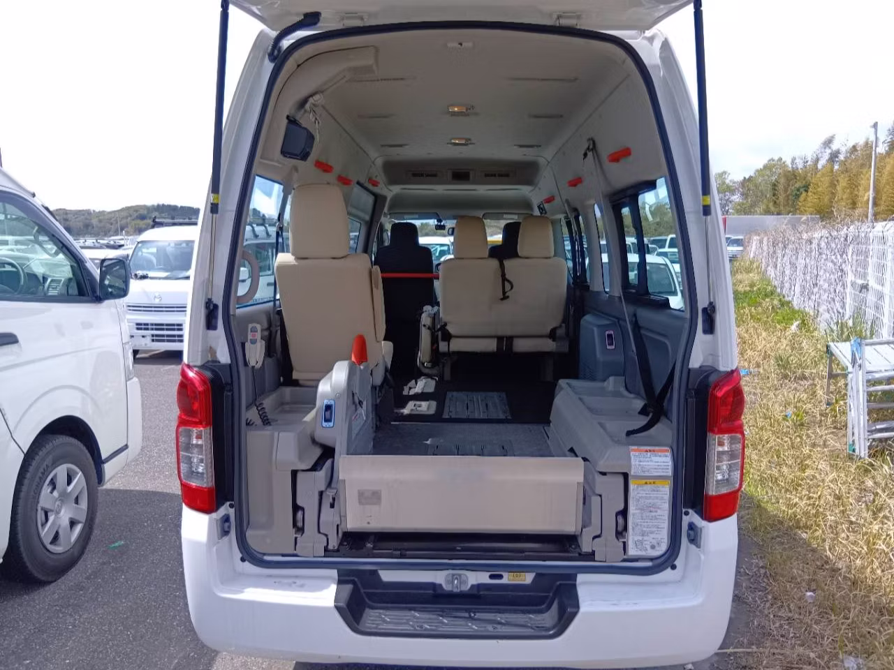 NISSAN NV350 CARAVAN