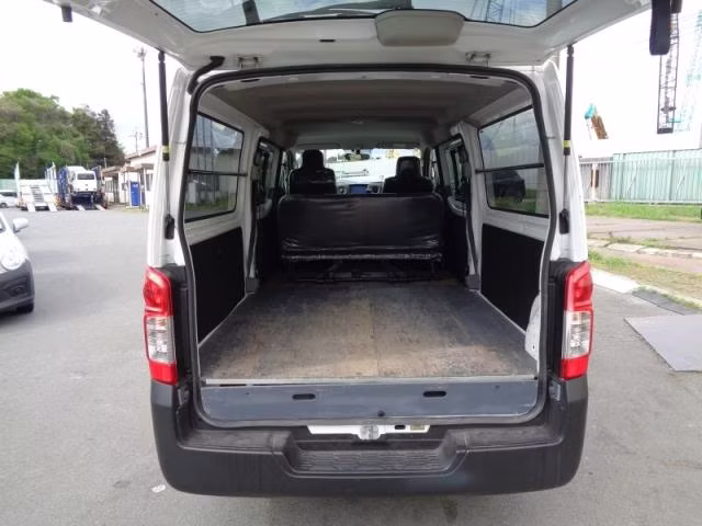 NISSAN NV350 CARAVAN