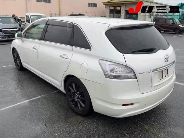 TOYOTA MARK X ZIO