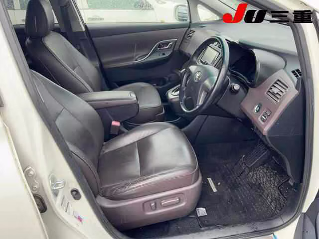 TOYOTA MARK X ZIO