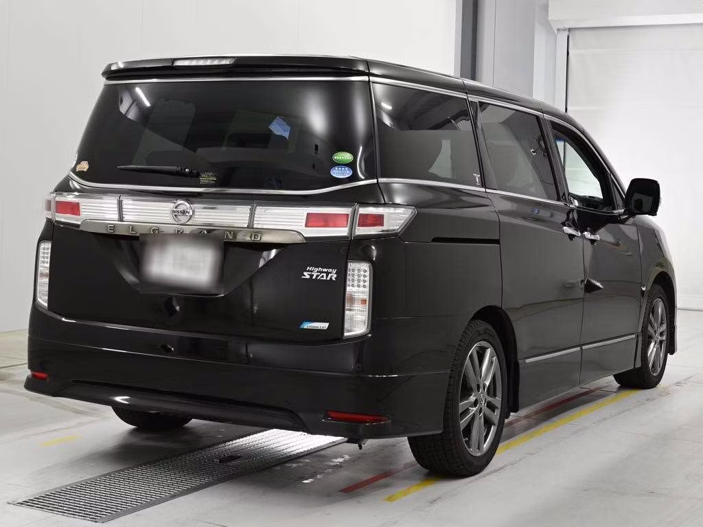 NISSAN ELGRAND