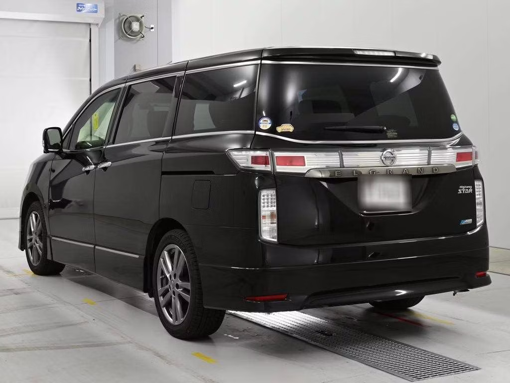 NISSAN ELGRAND