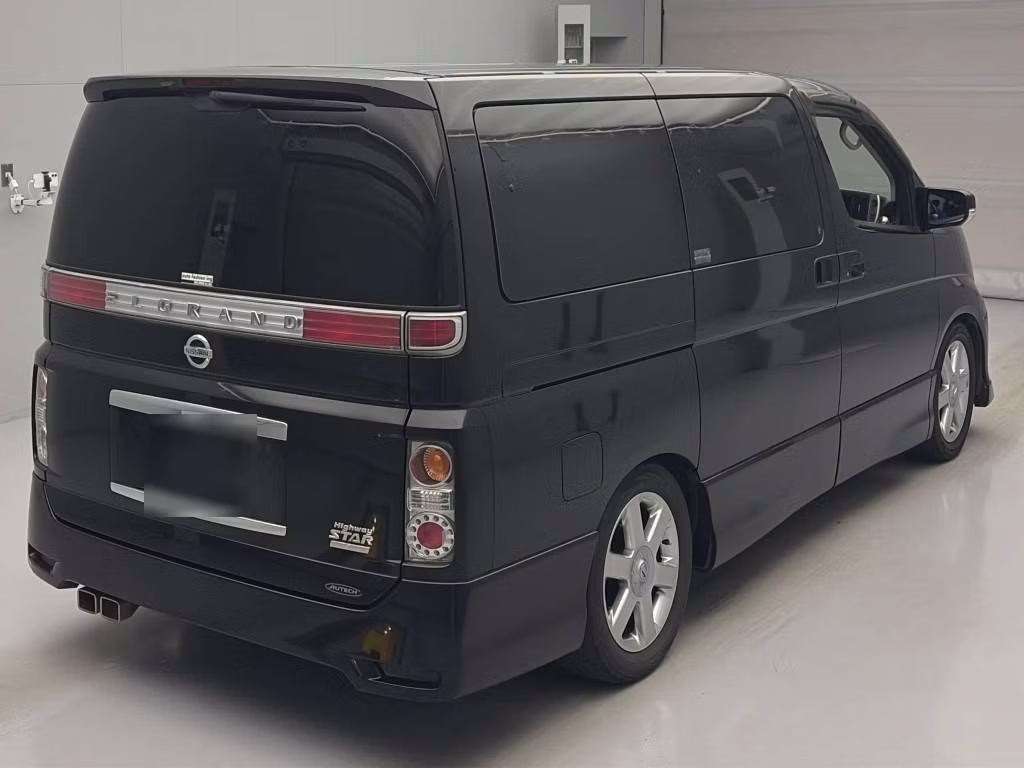 NISSAN ELGRAND