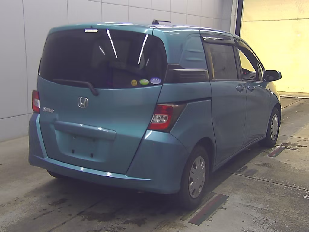 HONDA FREED SPIKE