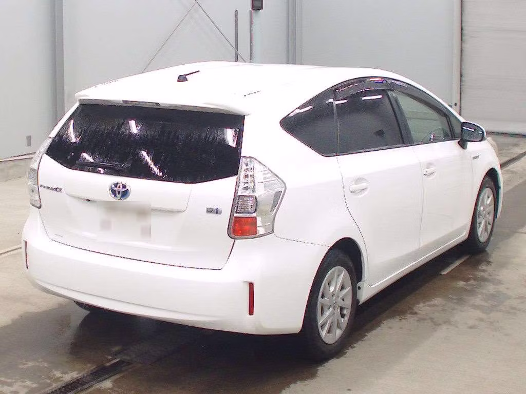 TOYOTA PRIUS ALPHA