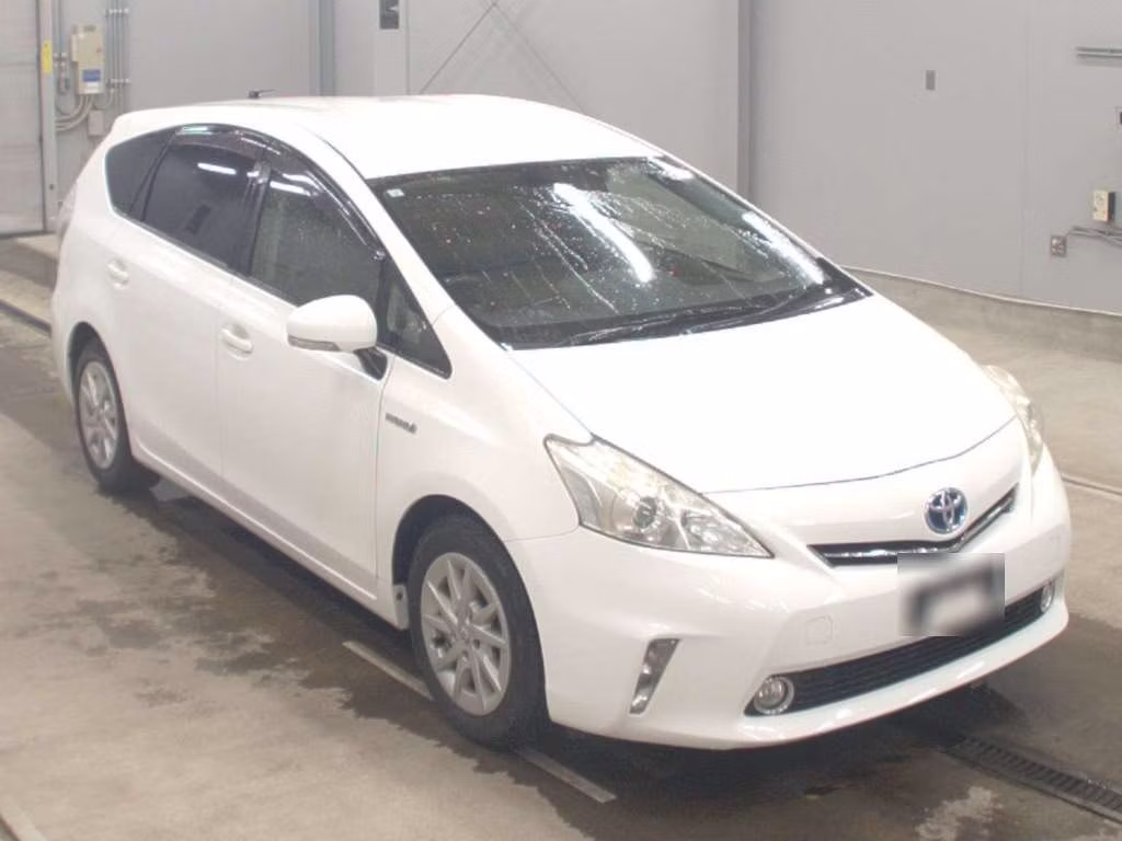 TOYOTA PRIUS ALPHA