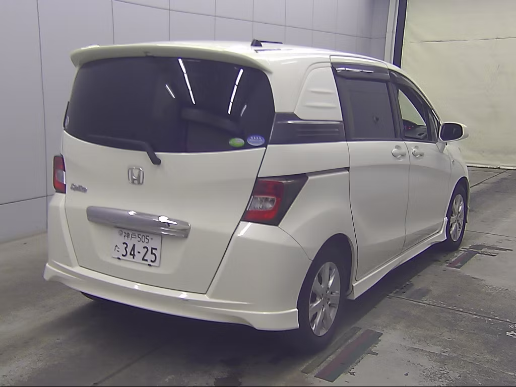 HONDA FREED SPIKE