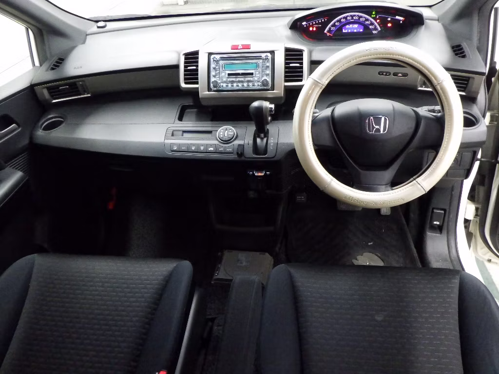 HONDA FREED SPIKE