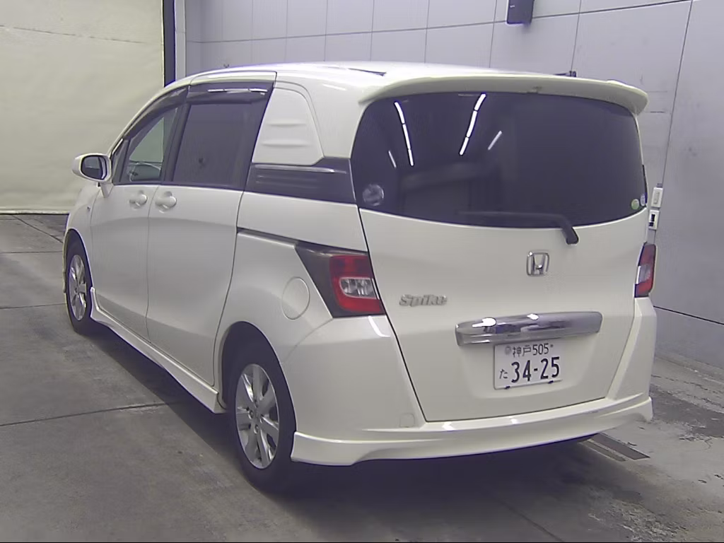 HONDA FREED SPIKE