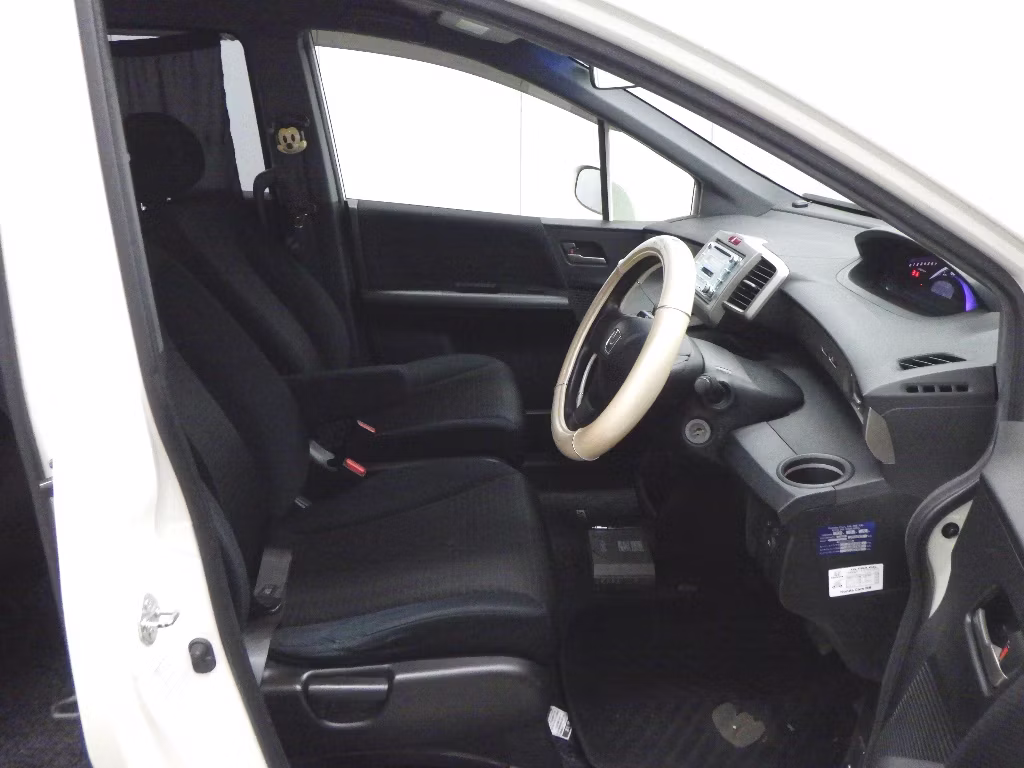 HONDA FREED SPIKE