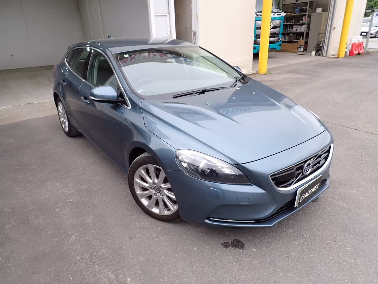 VOLVO V40