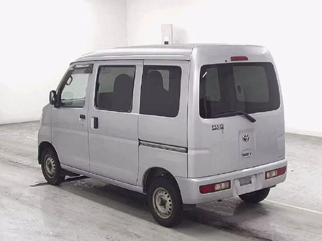 TOYOTA PIXIS VAN