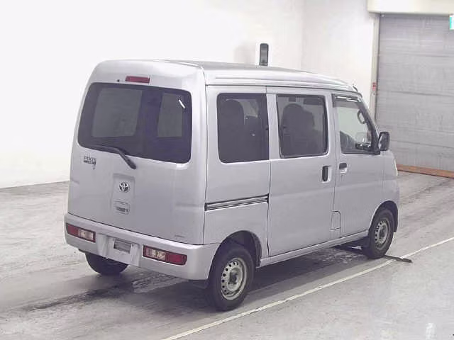 TOYOTA PIXIS VAN