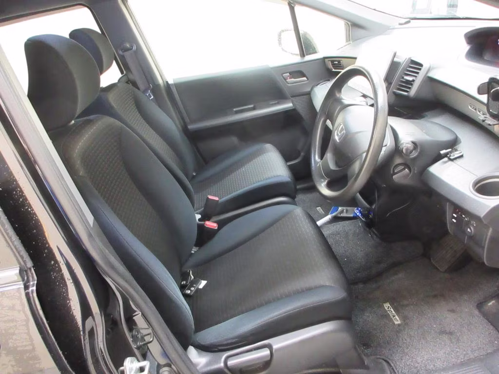 HONDA FREED SPIKE