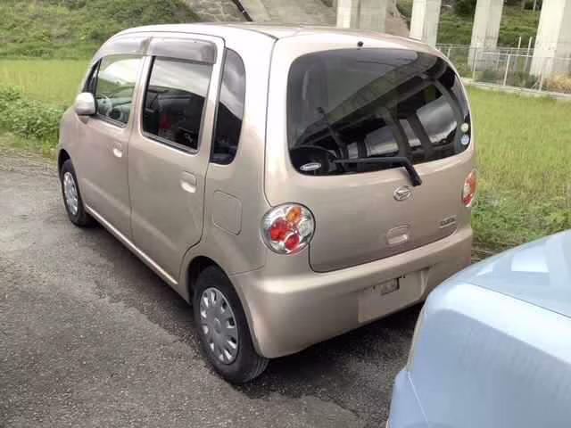 DAIHATSU MOVE LATTE